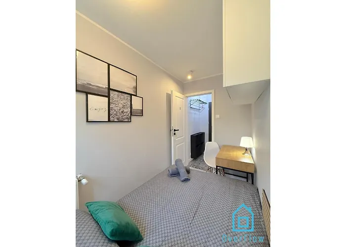 Giraffe 5 Min To Old Town Homestay